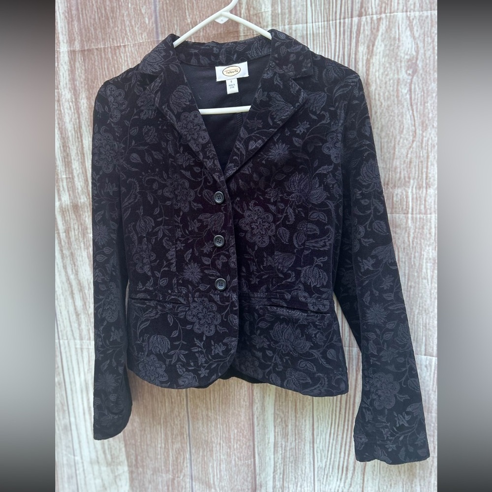 Vintage Talbots Y2K black flocked velvet
Blazer Whimsigoth dark academia Size 6
